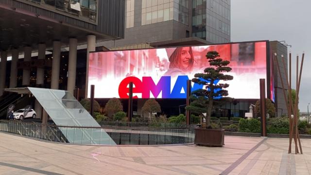 <b>eMAG inaugurează noul showroom din Iulius Town Timișoara și oferă reduceri speciale celor care vizitează magazinul </b>Acest final de săptămână aduce și noutăți pentru timișoreni, asta pentru că eMAG tocmai ce a inaugurat un nou showroom, în cadrul complexului Iulius Town din Timișoara. Noul spațiu în care este amplast 