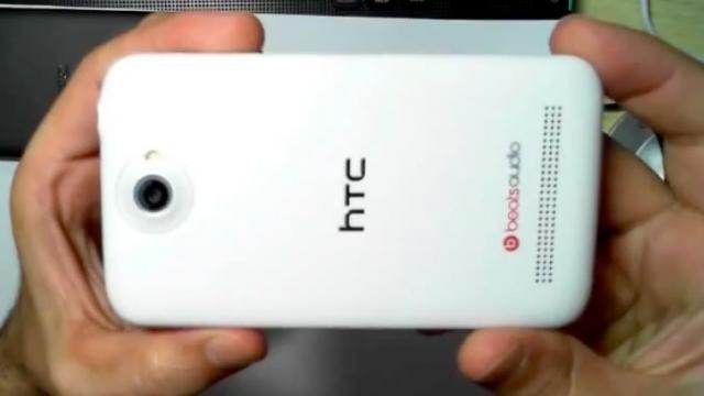 <b>Clonă grosolană de HTC One X - imagini, detalii hardware</b>Orice smartphone de top ajunge a fi copiat. De cele mai multe ori sunt telefoane de toată jenă cu mari probleme în ce privește designul, materialele, funcțiile încorporate. Și HTC One X s-a ales cu o clonă chinezească, un telefon dual-sim care la...