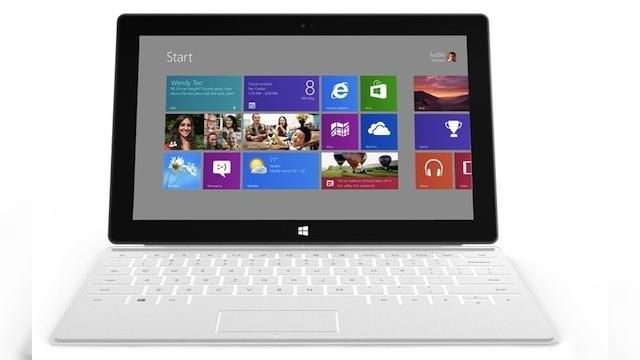 <b>Tableta Microsoft Surface ar putea costa 199 de dolari la sosirea sa În octombrie</b>Se pare că pe lângă Amazon Kindle Fire și Nexus 7, am mai putea avea o tabletă cu preț accesibil: Microsoft Surface în varianta Windows RT. O sursă care a participat la conferința Microsoft TechReady15 afirmă că ar fi aflat detalii despre...