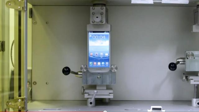 <b>Ce și-a dorit Samsung să implementeze În Galaxy S III? (video)</b>La Galaxy S III nu s-a mai spus că ar fi copiat după un produs al concurenței și în special al Apple. Se spunea că a fost făcut astfel încât să nu mai existe nicio suspiciune. Din moment ce au reușit să vândă peste 10 milioane de exemplare...