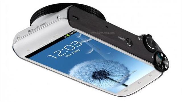 <b>Camera foto Samsung Galaxy S și un zvon că ar fi prezentată oficial la IFA Berlin 2012</b>Uite că se deschide sezonul pentru camerele foto cu Android, Nikon a fost prima companie mare care s-a implicat în această nișă. Ei au expertiză în ce privește aparatele foto, dar zero pe Android. Samsung este compania care vinde cele mai multe...