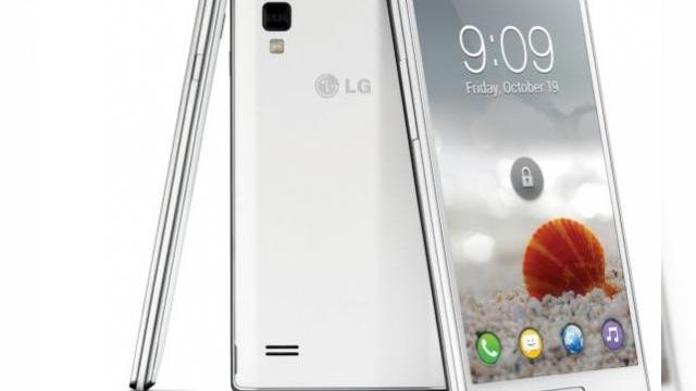 <b>IFA Berlin 2012: LG Optimus L9 - smartphone dual-core cu Android 4.0</b>LG a prezentat un nou smartphone din seria Optimus L pe lângă L3, L5 și L7 - telefoane Android care doresc să se remarce prin raportul preț / performanță cât mai bun. Optimus L9 este poziționat ca vârf de gamă în această min-serie, fiind și...
