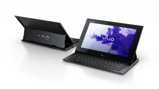 <b>IFA Berlin 2012: Sony VAIO Duo 11 - ultrabook și tabletă Într-un hibrid japonez</b>Sony a prezentat tableta Xperia Tablet S, dar și un hibrid interesant ce se situează între ideea de ultrabook și cea de tabletă. Se numește Xperia VAIO Duo 11. A fost implementat Surf Slider ce prmite transformarea din tabletă în ultrabook și...