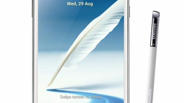 <b>IFA Berlin 2012: Samsung Galaxy Note II, phabletul ce reinventează nișa din care face parte</b>Comunicatul de presă preluat în urmă cu câteva ore s-a dovedit a fi real. Samsung Galaxy Note II aduce un display Super AMOLED HD de 5.5 inch, procesor Exynos quad-core la 1.6 GHz, 2GB memorie RAM, 16 / 32 / 64 GB spațiu de stocare și microSD slot,...