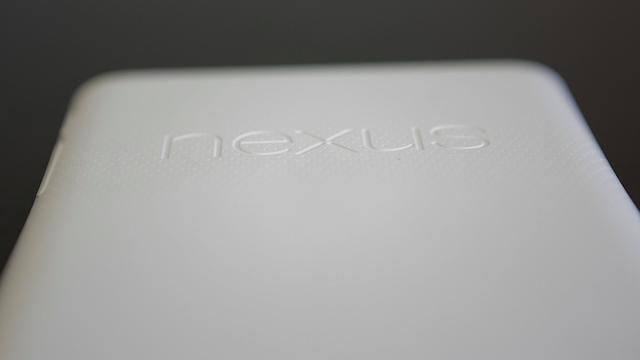 <b>Versiunea 3G a lui Google Nexus 7 ar putea fi lansată peste 6 săptămâni</b>Printre cele mai mari reproșuri aduse lui Google Nexus 7 se număra lipsa unei camere în partea din spate, lipsa unui slot microSD și lipsa conectivității mobile. Acest din urmă aspect ar putea fi rezolvat odată cu sosirea variantei 3G a tabletei,...