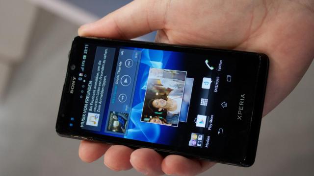 <b>Sony Xperia T la IFA Berlin 2012 - galerie foto detaliată</b>Noul vârf de gamă al Sony este Xperia T. A fost lansat în cadrul IFA Berlin 2012 și prin intermediul corespondentului nostru la fața locului vă aducem o galerie foto generoasă și de calitate cu smartphone-ul japonez ce deja a impresionat în...