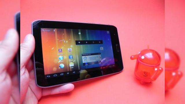 <b>Evolio Evotab Fun review - tabletă ultra accesorizată, cu garanție pe 5 ani, port HDMI, funcționare fără mult lag (Video)</b>A trecut ceva timp de la ultima tabletă cu branding românesc care a ajuns la Mobilissimo.ro și după ce ne-am clătit privirile cu Galaxy Note 10.1 și Nexus 7, astăzi vă prezentăm un review de tableta Evolio. E vorba despre Evotab Fun, probabil cea...