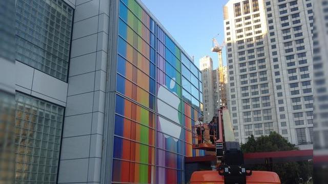 <b>Vânzările lui iPhone 5 ar putea crește PIB-ul SUA cu 0.5%, conform JP Morgan</b>Cine spune că produsele Apple nu sunt un uriaș bun de export pentru SUA se înșeală amarnic. Ba se pare chiar că aceste produse au o importanță economică majoră, mai ales când aflăm că datorită noului iPhone produsul intern brut al Statelor...