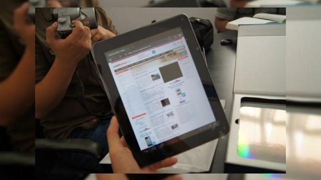 <b>Evolio Aria, prezentare În grup restrâns pentru o tabletă care promite mult</b>Compania românească Evolio aduce o tabletă dual-core cu Android care se dorește a avea și accente business, un fel de tabletă / device pe care să o iei cu tine și la birou, dar și acasă pentru a rula tot felul de aplicații, jocuri, browsing. Au...