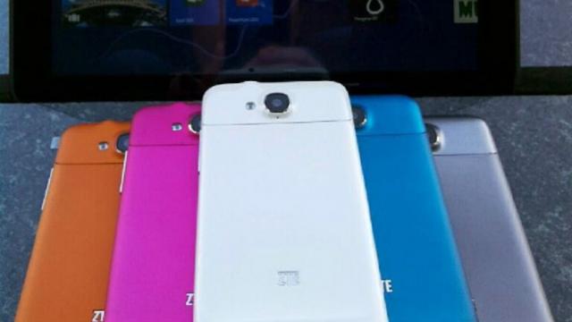 <b>ZTE va lansa un smartphone cu Firefox OS de la Mozilla În prima parte a lui 2013</b>ZTE face parte dintre companiile care nu vor să mizeze doar pe Android și pregătesc telefoane cu software distinct. Au în plan cel puțin un telefon cu Windows Phone 8, dar mizează pentru 2013 și pentru un smartphone cu Firefox OS - sistem de...