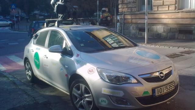 <b>Mașina de cartografiere pentru Google Maps surprinsă În Brașov</b>Google Maps a fost în centru atenției în ultimele săptămâni. Apple a renunțat la această aplicație în iOS 6 și a implementat hărțile made by Apple în colaborare cu alte companii de cartografiere digitală. Impresiile utilizatorilor nu au...