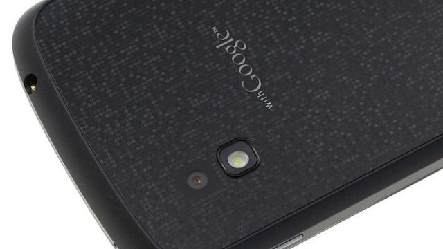<b>LG Nexus 4 ar putea fi anunțat oficial pe 29 octombrie, conform unui mare ziar din Franța</b>Ziarul francez Le Figaro are informații solide că LG și Google vor anunța următorul telefon Nexus pe 29 octombrie. E vorba aici despre LG Nexus 4, terminal care a ajuns pe web sub numeroase forme în ultimele zile, fie că e vorba de specificații...