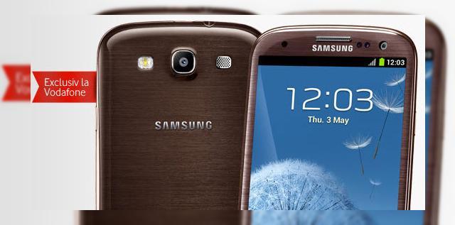 <b>Samsung Galaxy Note II, Note 10.1 și o nouă versiune de Galaxy S III ajung la Vodafone România</b>Vodafone România a anunțat astăzi includerea în oferta sa în premieră pentru operatorii telecom locali a lui Samsung Galaxy Note II, care va fi disponibil din data de 13 octombrie. Terminalul va sosi cu prețul de 199 de euro, cu abonament Mega 25...