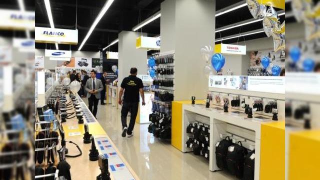 <b>Flanco estimează că În 4 ani de zile vor vinde mai multe tablete decât laptopuri</b>Segmentul tabletelor s-a reinventat din aprilie 2010 la apariția iPad-ului de la Apple. Au început să vină și cele cu Android, din 2012 pornesc și device-urile cu Windows 8 și Windows RT. Un lanț de magazine de retail clasic din dot ro a făcut o...