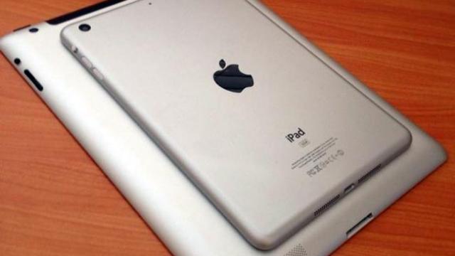 <b>iPad Mini ajunge În magazine pe 2 noiembrie, afirmă un retailer britanic</b>Apple a început deja să trimită invitații pentru un eveniment major pe care îl are programat pentru marțea viitoare, pe 23 octombrie. în cadrul acestui eveniment vom vedea mult așteptatul iPad Mini, cât și noul MacBook Pro cu ecran Retina de 13...