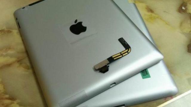 <b>O imagine cu Noul iPad și conectorul Lightning</b>Un blog tech din dot com considerat o sursă de încredere a postat o imagine cu carcasa iPad și se vede clar și portul Lightning, prezentat în premieră la iPhone 5. Au circulat multe informații în ultima vreme cum că Apple ar pregăti un iPad cu...