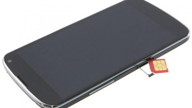<b>LG Nexus 4 E960 va avea și o versiune de 16 GB; O nouă confirmare a specificatiilor sale a sosit!</b>Despre LG Nexus 4 s-a vorbit mult în ultimele săptămâni și deja știm cam tot ce e de știut despre acest model înfrățit cu LG Optimus G. El a avut parte chiar și de un mini review în Rusia, iar de fiecare dată când venea vorba despre acest...