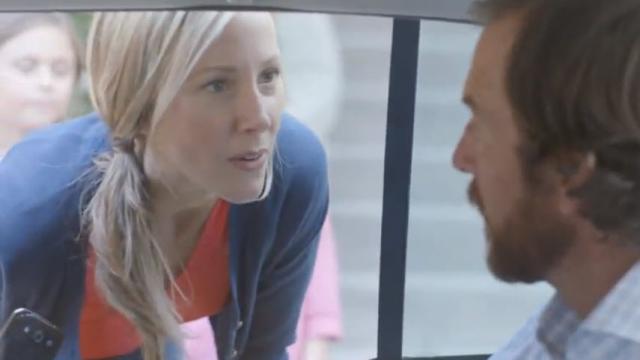 <b>Samsung Galaxy S III are parte de o reclamă sexy, mizează pe cartea MILF!? (Video)</b>Pentru cei care nu știu ce înseamnă MILF, Google is your friend. Pentru fanii Samsung reclama de mai jos probabil că e destul de haioasă, în vreme ce pentru cei Apple e probabil trivială, cunoscut fiind trendul de reclame Apple bazate pe familie,...