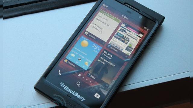 <b>BlackBerry 10 OS se află În teste acum la peste 50 de operatori; Platforma Începe să sune bine!</b>De-a lungul ultimelor luni am asistat la un număr destul de mare de prezentări ale lui BlackBerry OS 10, plus device-uri cu acest OS care au ajuns pe web prematur. Acum că ne apropiem de finalul anului, ne apropiem și de momentul în care va debuta...