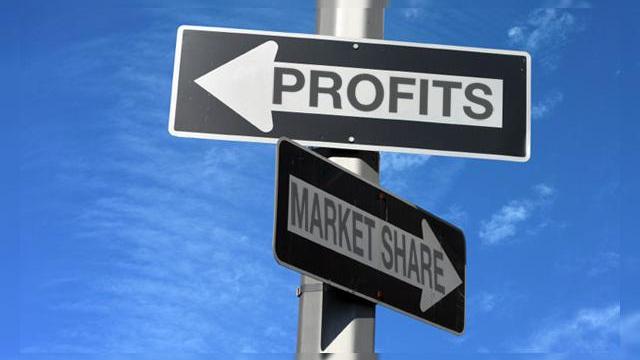 <b>IDC: Android domină piața smartphone-urilor comercializate În T3 2012</b>Când apare câte un studiu IDC se ivește și o ocazie de a analiza direcția în care merge piața de telefoane inteligente. Android conduce detașat în preferințele publicului. Asta și pentru că avem de-a face cu o explozie de modele și prețurile...