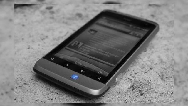 <b>Zvon repetat: Telefonul Facebook va fi fabricat de HTC</b>Mark Zuckerberg ce ocupă funcția de CEO al Facebook a spus de mai multe ori că nu vor lansa un telefon sub sigla celebrei rețele sociale, dar asta nu oprește zvonurile care indică o colaborare cu compania taiwaneză HTC.&nbsp; &nbsp; HTC nu mai este...