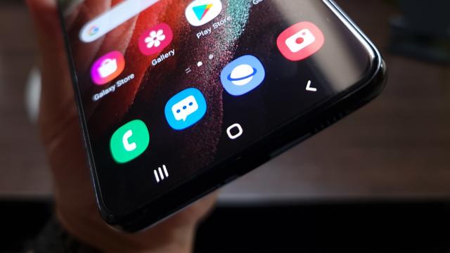 <b>Samsung Internet 14.0 Beta este acum disponibil și aduce mod Flex pentru pliabile, multitasking avansat</b>În ziua în care debutează Instagram Lite iată că vine și Samsung Internet 14.0 Beta pe Android, browser web cu destul de multe noutăți la pachet. Acest release este disponibil acum spre descărcare 
