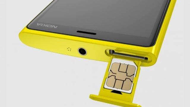 <b>Nokia Lumia 920 primește primele clipuri oficiale tip ghid de utilizare; Gata de lansare? (Video)</b>Nokia Lumia 920 este unul dintre cele mai așteptate telefoane ale finalului de an, prin prisma faptului că este un flagship Windows Phone 8. Lumia 920 se număra printre cele mai performante modele cu WP8 la bord și aduce și un hardware superior...