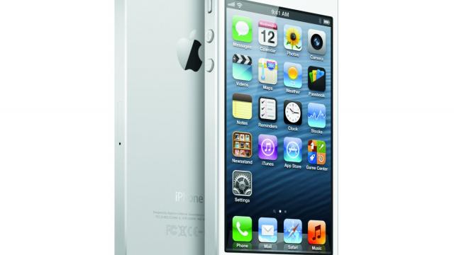 <b>Zvon ciudat: iPhone 5S ar fi pregătit a intra În producția de test din decembrie 2012</b>Un zvon că Apple ar pregăti iPhone 5S spre a intra în procesul de fabricație din decembrie 2012 a fost preluat de către toate site-urile și blogurile de tehnologie din dot com. Sursa noastră este TechCrunch, un site cunoscut pentru seriozitatea...
