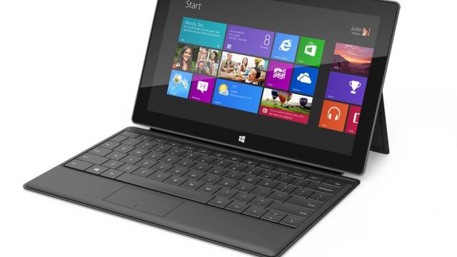 <b>Microsoft Surface RT la precomandă prin QuickMobile</b>Tableta Surface RT ajunge și în țara noastră la precomandă după lansarea din SUA. Reprezintă intrarea Microsoft pe domeniul tabletelor, rulează Windows RT și în viitorul apropiat ar trebui să debuteze Microsoft Surface cu Windows 8 Pro care...