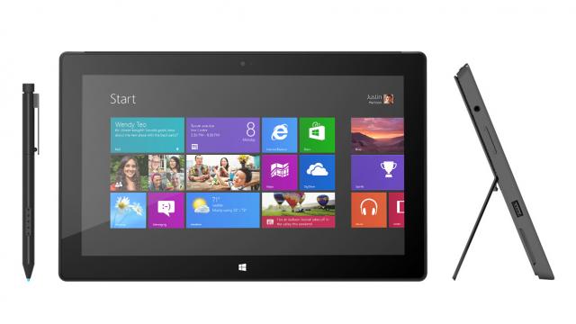 <b>Tableta Microsoft Surface, varianta Windows 8 Pro are prețuri oficiale! Iată-le!</b>în vreme ce noi încă așteptăm în România tableta Surface în varianta Windows RT, versiunea Windows 8 Pro se apropie și astăzi aflăm chiar primele prețuri pentru terminal. Informațiile nu reprezintă vreo speculație sau scăpare pe web, ci...