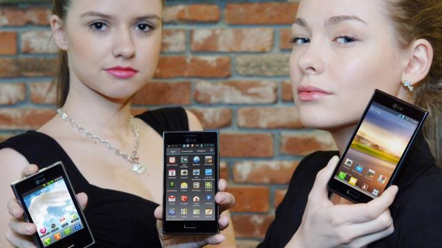 <b>LG a vândut peste 10 milioane de telefoane Android din seria L (L3, L5, L7, L9)</b>Uite că nu doar Samsung vinde telefoane Android de ordinul a milioane de unități. Este și rândul altei companii din Coreea de Sud să scoată în față vânzările unei game de telefoane Android. Marea diferență este că Samsung a atins peste 30...