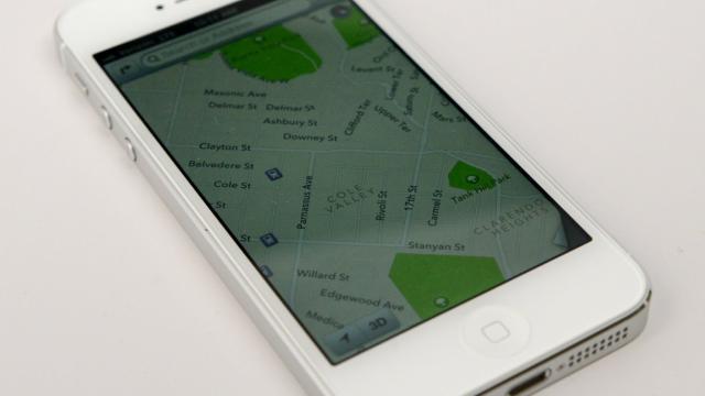 <b>Prototipul de iPhone 6 are procesor quad core, ecran de 4.8 inch (Zvon)</b>Analistul Jefferies Peter Misek are deja informații despre iPhone 6, se pare, adică următoarea versiune după iPhone 5S din 2013. Zvonurile afirmă că iPhone 6 va sosi în 2014 și aparent există deja câteva prototipuri cu care doar cei apropiați...