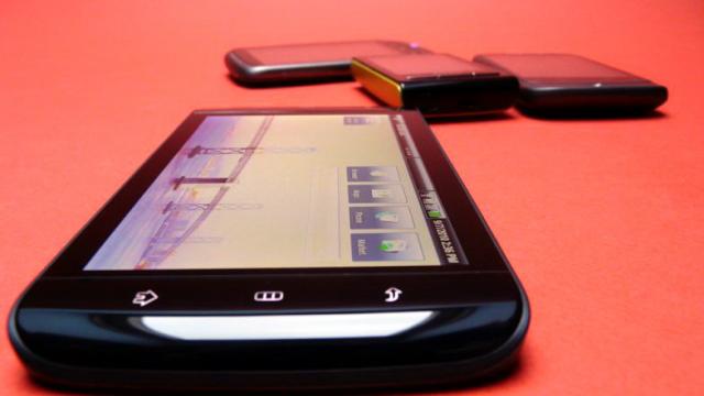 <b>Dell se retrage din piața de smartphone-uri</b>Dell este o companie cunoscută pentru PC-urile sale și până în 2012 încerca să abordeze și smartphone-urile / tabletele. Era clar încă de la începutul anului că vor renunța la această parte a business-ului lor. Asta pentru că rezultatele...