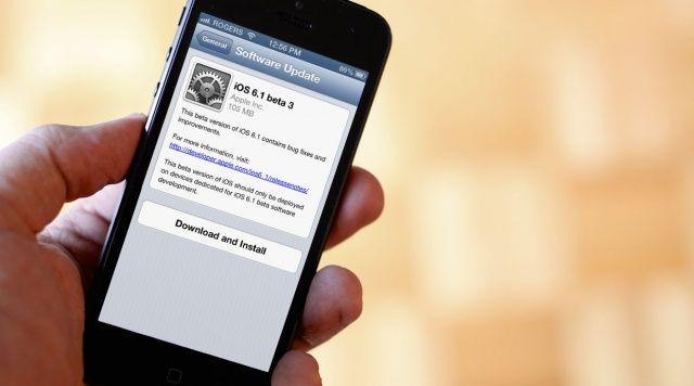 <b>iOS 6.1 În varianta finală ar putea sosi luni pentru dezvoltatori (Zvon)</b>Apple a lansat prima versiune beta de iOS 6.1 pentru dezvoltatori încă din luna noiembrie, dar se pare că acum vom ajunge la versiunea finalizată în doar câteva zile. Din noiembrie până acum softul a trecut prin câteva versiuni beta, ultima fiind...