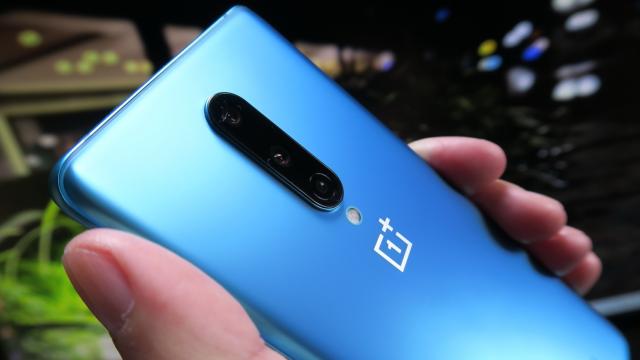 <b>Turul Magazinelor #897: OnePlus 8 Pro şi POCO X3 Pro la preţ bun, televizor 8K sub pragul psihologic de preţ de 9000 lei</b>Ziua de vineri ne regăseşte împărţind urări de "la mulţi ani" atât celor numiţi Gheorghe şi George, cât şi celor care se sărbătoresc de Florii. Am intrat şi pe ultima sută de metri cu pregătirile de Paşte, dar şi cu achiziţiile de cadouri