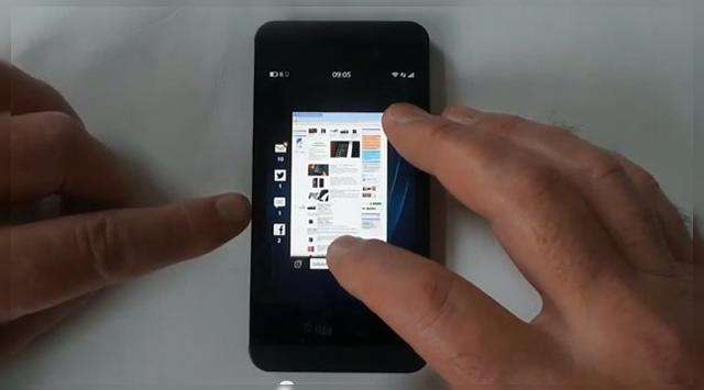 <b>BlackBerry Z10 prezentat Într-un clip hands on detaliat (Video)</b>în mai puțin de 2 săptămâni vor fi lansate oficial atât BlackBerry 10 OS, cât și primele două terminale pe care rulează platforma: BlackBerry Z10 și X10. Deja am văzut aceste modele întoarse pe toate părțile, cu accentul pe Z10, care e un...