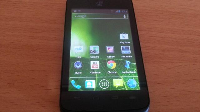 <b>Telefon cu Android și procesor Intel prezentat În Africa - Yolo</b>M-am obișnuit de-a lungul timpului să aud de telefoane lansate special pentru Europa, SUA, India, China sau Japonia. Sunt piețe mari și cu caracteristici aparte, logic să fie lansate și telefoane care să se plieze pe nevoile lor în ce privește...