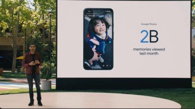 <b>Google I/O 2021: Google Photos primeşte un folder protejat, noi funcţii Memories, poze transformate în video-uri Cinematice</b>În cadrul evenimentului Google I/O 2021, Google a prezentat inclusiv noutăţi legate de Google Photos. Aflăm că acum există un folder securizat mai bine, un Locked Folder, dar şi un control mai bun asupra funcţiei