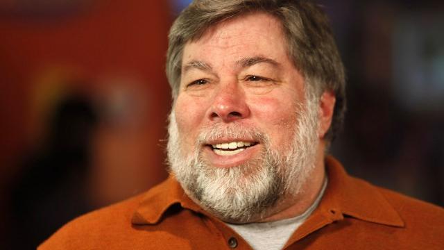<b>Co-fondatorul Apple, Steve Wozniak afirma că iPhone-urile sunt depășite</b>Co-fondatorul Apple, Steve Wozniak e genul de om care niciodată nu se ascunde după degete și spune mereu ce gândește. Cu toate acestea el reușește să rămână o persoană jovială și simpatică și a colaborat cu Steve Jobs decenii întregi. El...