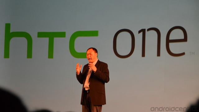 <b>HTC M7 ar putea sosi pe piață sub numele de "HTC One", oricât de ciudat ar suna</b>Din categoria zvonurilor pe care ne vine să nu le credem, astăzi aflăm de la cel mai precis și prolific zvonac de pe web, @evleaks că HTC M7 ar putea avea numele comercial HTC One. HTC One este de fapt seria de telefoane noi HTC prezentate anul...