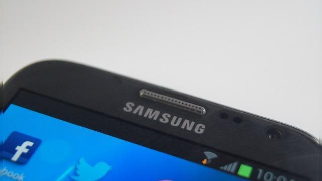 <b>Zvonurile indică lansarea Samsung Galaxy S IV pe 14 martie la New York</b>Samsung a reușit să iasă în față în liga telefoanelor Android cu trei telefoane ce s-au dovedit a avea mare priză la public: SGS, SGS II, SGS III. Urmează generația a IV-a și informațiile de tip zvon devin din ce în ce mai multe. ...