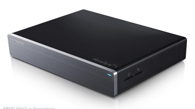 <b>Samsung anunță HomeSync, un device de media streaming rival cu Apple TV</b>După ce a anunțat oficial Galaxy Note 8.0, astăzi Samsung a oferit publicului și primele detalii despre un rival pentru Apple TV numit HomeSync. Acesta este un device pentru media streaming, care se conectează la televizor și permite streamingul de...