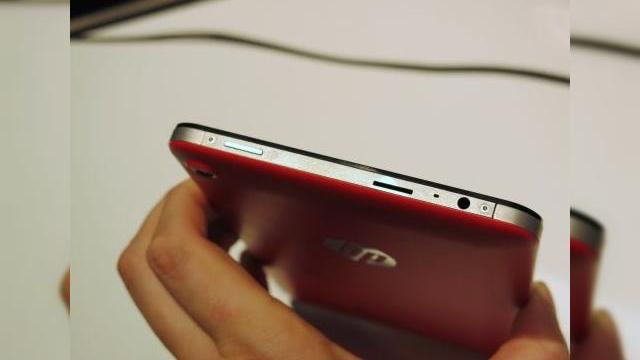 <b>MWC 2013: HP Slate 7, tabletă ieftină cu Android, o nouă Încercare pentru HP (Video)</b>HP a uimit ieri întreg peisajul tech anunțând o tabletă cu Android la bord, după încercarea nereușită din 2011, numită TouchPad. HP a refuzat și colaborarea cu Microsoft pentru producția de tablete Windows RT și a optat pentru Android, se...