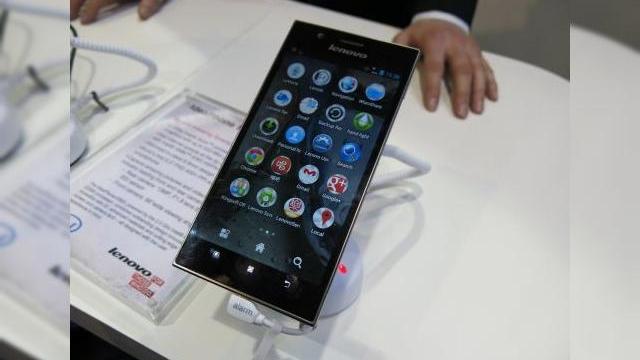 <b>MWC 2013: Lenovo IdeaPhone K900, phablet masiv cu procesor Intel Atom dual core (Video)</b>Ne-am ocupat mult de Alcatel, Fujitsu și LG în ultima vreme, dar nu putem uita de Lenovo, care au fost prezenți la MWC 2013 cu un terminal foarte interesant. Din câte știu, Lenovo se număra printre early adopteri ai unui CPU Intel pe un telefon și...