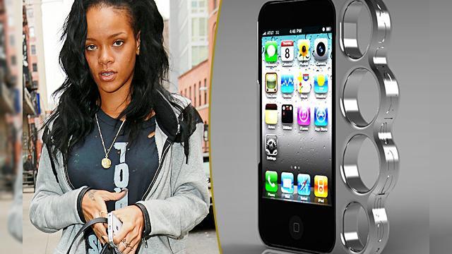 <b>Carcasa-box pentru iPhone folosită de Rihanna interzisă la vânzare, fiind considerată arma albă</b>Cântăreață Rihanna a propulsat către popularitate o carcasă de iPhone în formă de box, pe care o vedeți și în imagine, ea fiind rapid adoptată de către celebrități, dar și de către public. Ei bine, eBay a interzis astăzi acest tip de...
