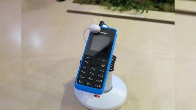 <b>MWC 2013: Nokia 105 hands on, iată și un feature phone pe mâna Mobilissimo.ro În Barcelona! (Video)</b>După o săptămână ocupată cu hands on-uri de smartphone-uri la Mobile World Congress 2013, a venit momentul recapitulării și vă prezentăm și handseturile pe care Nokia le-a anunțat la începutul săptămânii. E vorba despre două feature...