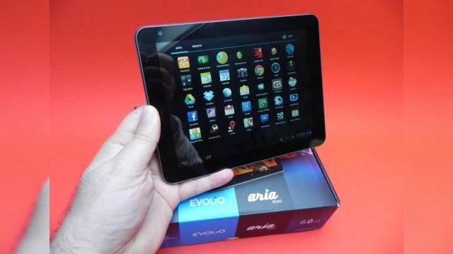 <b>Evolio Aria Mini unboxing: scoatem din cutie o nouă tableta de 8 inch, de această dată cu Jelly Bean la bord (Video)</b>Cu puțin timp înainte de MWC 2013, Evolio anunța oficial o nouă tableta, modelul Aria Mini. între timp ne-a sosit la teste acest device, o tabletă de 8 inch într-o cutie viu colorată, același timp de ambalaj ca și modelul original Aria. Hai să...