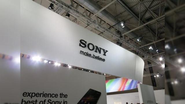 <b>Sony Xperia L ajunge pe web, Încă un model midrange! Iată specificațiile!</b>Sony își continuă aventură alfabetică, astăzi cu un nou model numit după o literă a alfabetului. E vorba despre Sony Xperia L, un alt handset midrange despre care nu avem decât câteva informații și nici o imagine. &nbsp; &nbsp; Zvonurile...