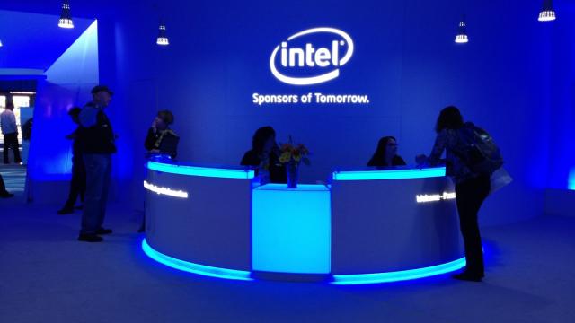 <b>Intel și Apple - discuții legate de o eventuală colaborare În producția de procesoare</b>Apple are un parteneriat strâns cu Samsung în privința procesoarelor pe care le utilizează în tripleta: iPhone, iPad și iPod. Știți că disputele dintre cele două companii au ținut titlurile de pe prima pagină pe mai toate ziarele, site-urile...