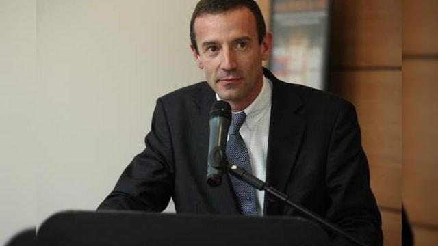 <b>Orange se pregătește a debuta pe piața TV</b>îmi aduc aminte că am asistat la o discuție purtată de un jurnalist cu Jean Francois Fallacher - CEO al Orange România. Acesta spunea că s-ar putea să avem surpize din partea &nbsp;companiei în 2013. A evitat să spună clar că vor intra pe...